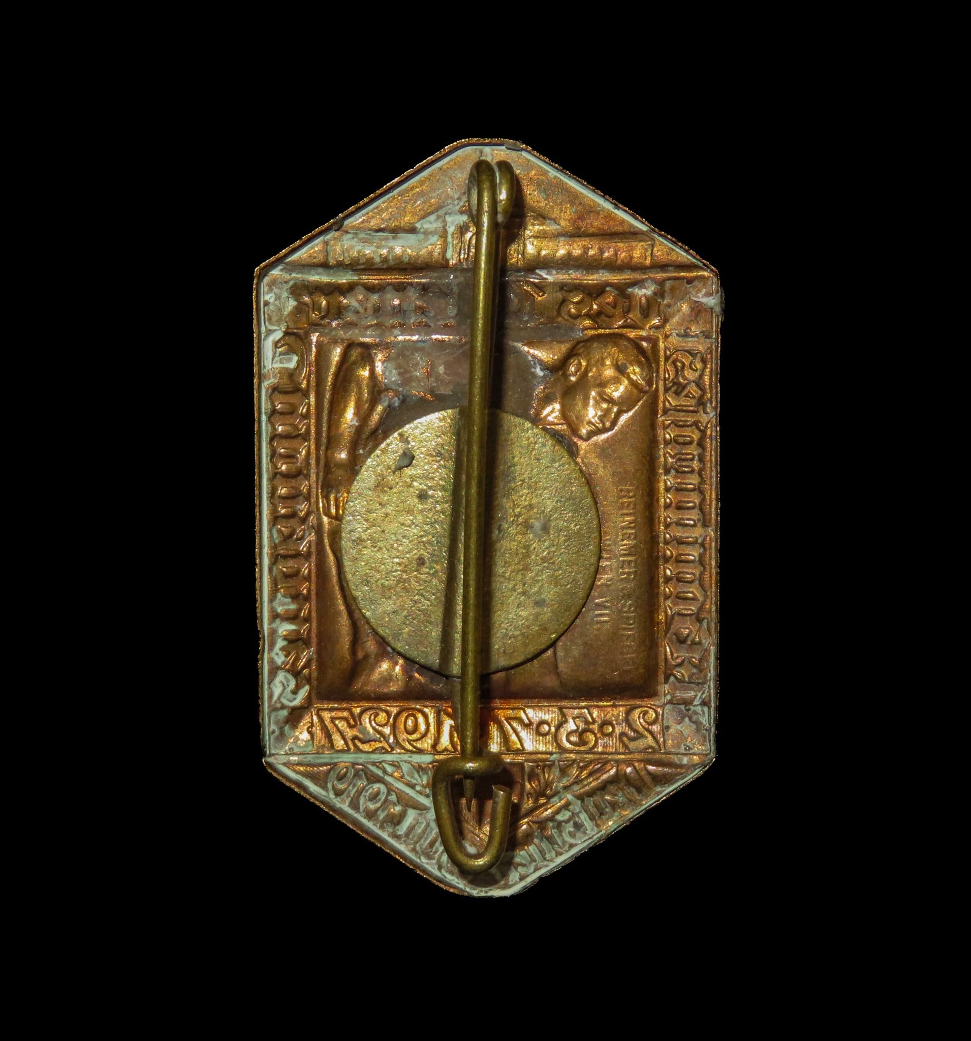 Austria  First Austrian Republic (1919-1934): Tinnie Badge commemorating the first Gauturnfest Di...